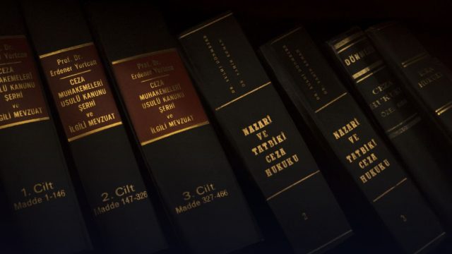 Rona Serozan Karşılaştırmalı Hukuk Araştırmaları Vakfı Bursu