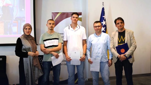 U Kantonu Sarajevo osigurane stipendije za 332 srednjoškolca